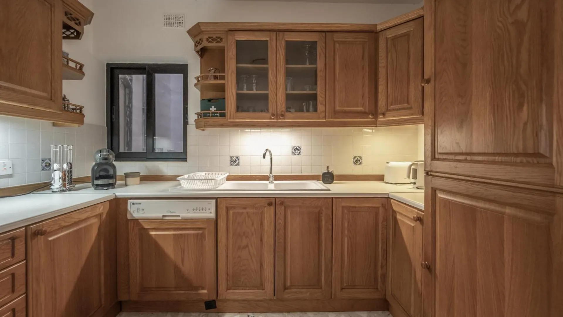 Spacious 3 Bedroom Apartment In The Heart Of St Julians San Ġiljan