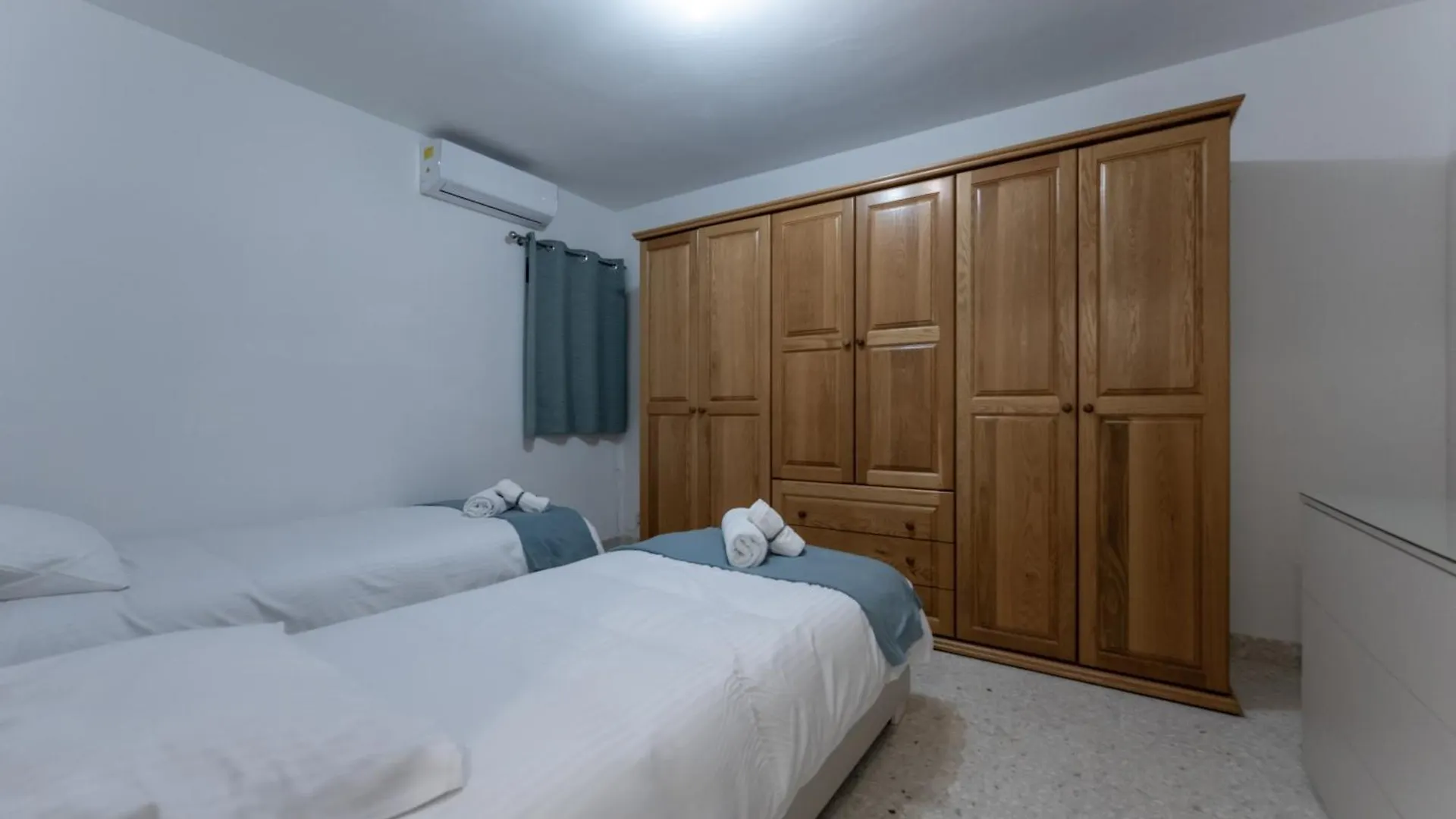 Spacious 3 Bedroom Apartment In The Heart Of St Julians San Ġiljan