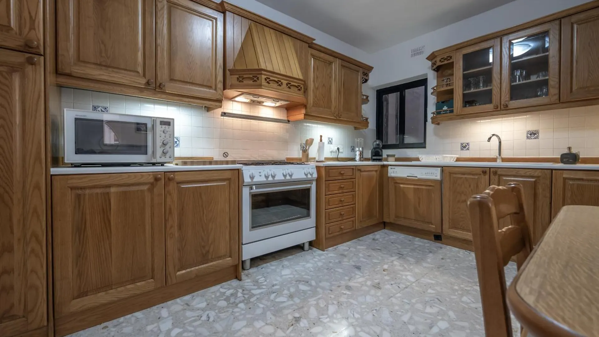 Spacious 3 Bedroom Apartment In The Heart Of St Julians San Ġiljan Malta
