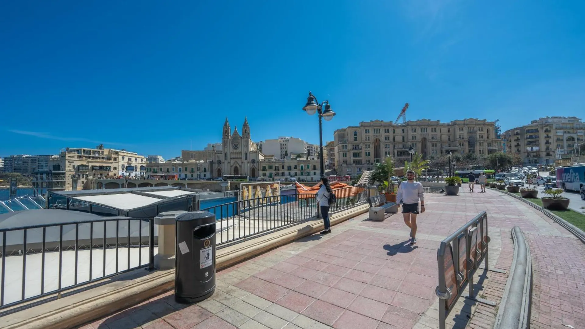 Spacious 3 Bedroom Apartment In The Heart Of St Julians San Ġiljan